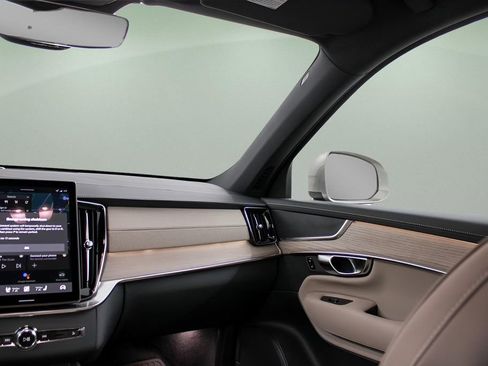 New 2026 Volvo XC90 B6 Plus w/ Protection Package Premier AWD/4WD image 15