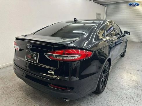 Used 2019 Ford Fusion SE w/ Equipment Group 151A image 4