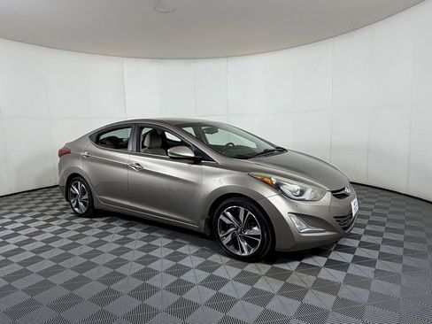 Used 2015 Hyundai Elantra Limited image 1
