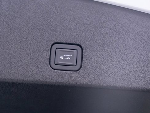 Used 2025 Cadillac XT6 Sport w/ Platinum Package AWD/4WD image 34