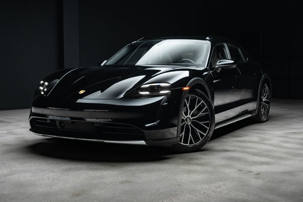 Used 2024 Porsche Taycan 4S w/ Premium Package AWD/4WD image 2