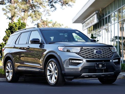 Used 2022 Ford Explorer Platinum w/ Equipment Group 601A AWD/4WD image 1