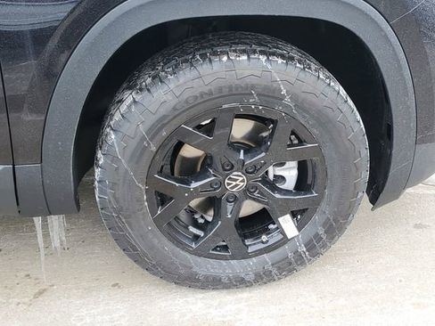 New 2026 Volkswagen Atlas Peak Edition image 6