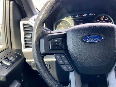 Used 2015 Ford F150 XLT w/ Equipment Group 302A Luxury AWD/4WD image 22