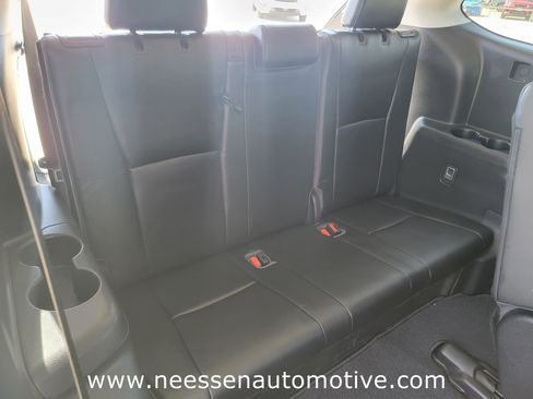 Used 2023 Toyota Highlander XLE image 13