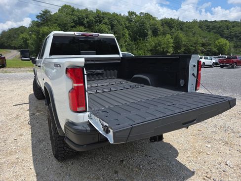 Used 2024 Chevrolet Silverado 2500 ZR2 w/ ZR2 Bison Edition AWD/4WD image 27