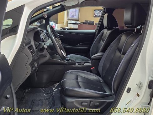 Used 2018 Nissan Leaf SL w/ SL Technology Package FWD image 16