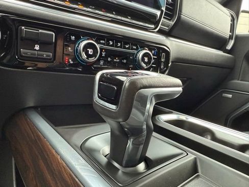 Used 2022 GMC Sierra 1500 SLT w/ SLT Premium Plus Package image 34
