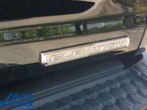 Used 2024 GMC Canyon Elevation w/ Convenience Package RWD image 9