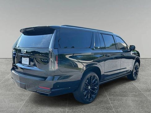 Used 2025 Cadillac Escalade ESV Sport Platinum w/ LPO, ONYX Package AWD/4WD image 5