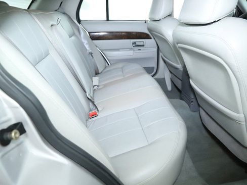 Used 2005 Mercury Grand Marquis LS image 29