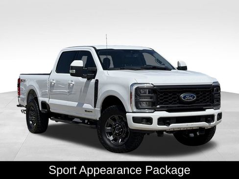 Used 2023 Ford F250 Lariat w/ Sport Appearance Package AWD/4WD image 2