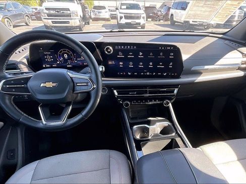 Used 2025 Chevrolet Traverse LT AWD/4WD image 15