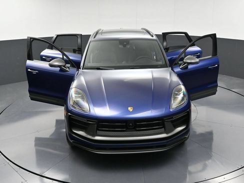 Certified 2026 Porsche Macan AWD/4WD image 34