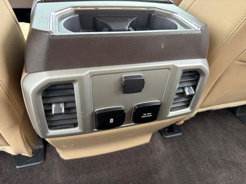 Used 2018 Ford F150 Lariat RWD image 12
