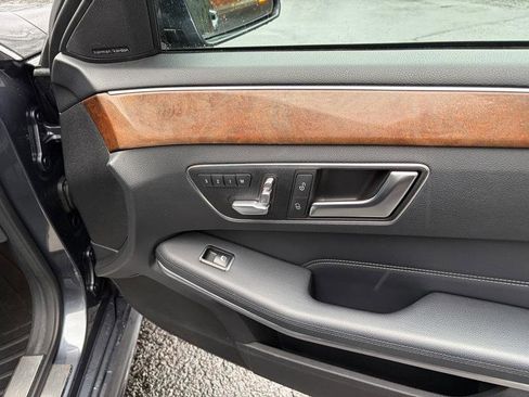 Used 2016 Mercedes-Benz E 350 Sedan image 39