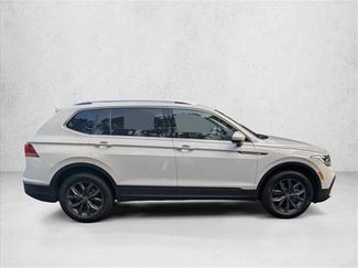 Used 2024 Volkswagen Tiguan SE FWD video 4