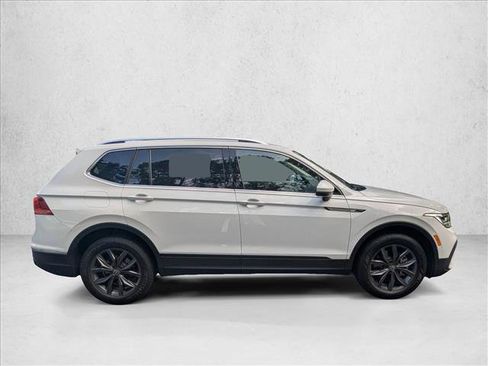 Used 2024 Volkswagen Tiguan SE FWD image 4