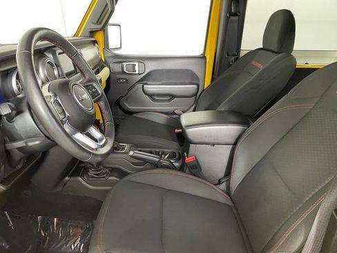 Used 2019 Jeep Wrangler Rubicon w/ Cold Weather Group AWD/4WD image 2