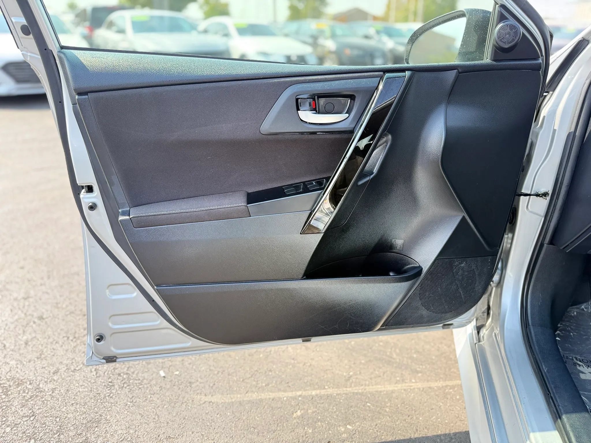 Used 2017 Toyota Corolla iM FWD image 31