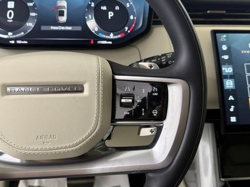 Used 2025 Land Rover Range Rover SE AWD/4WD image 39