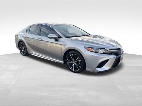 Used 2018 Toyota Camry SE w/ Audio Package FWD image 11