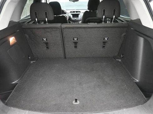 Used 2022 Chevrolet TrailBlazer LT w/ Driver Confidence Package image 9