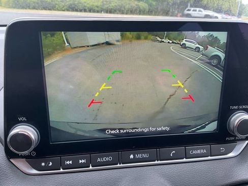 Used 2025 Nissan Sentra SV FWD image 20