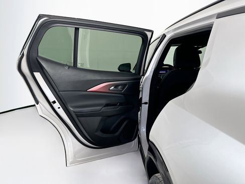 Used 2025 Chevrolet Equinox EV RS FWD image 26