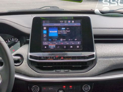 Used 2022 Jeep Compass Latitude image 18