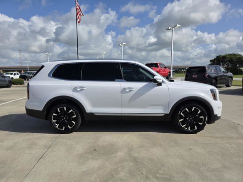 Used 2025 Kia Telluride SX w/ SX Captain's Chair Package FWD image 6