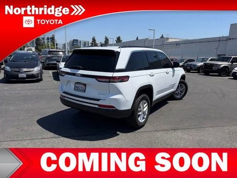 Used 2024 Jeep Grand Cherokee Laredo X RWD image 4
