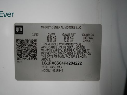 Used 2023 Chevrolet Bolt LT w/ Infotainment Package FWD image 28