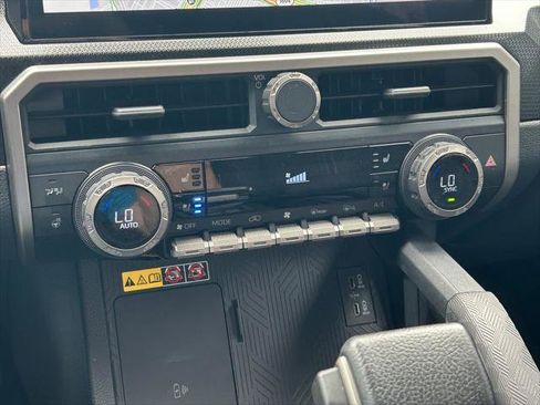 Certified 2025 Toyota 4Runner Limited AWD/4WD image 35