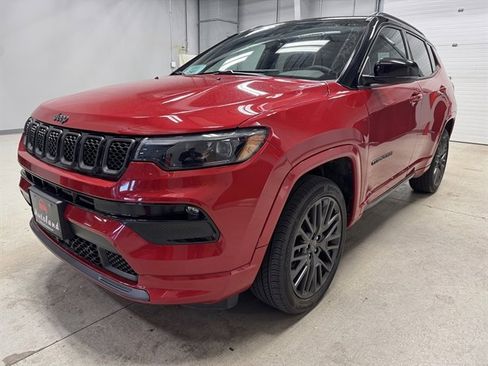 Used 2023 Jeep Compass High Altitude AWD/4WD image 3