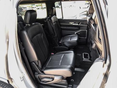 Used 2022 Jeep Wagoneer Series II w/ Premium Group I AWD/4WD image 50