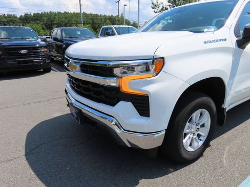 Used 2023 Chevrolet Silverado 1500 LT w/ Protection Package image 9