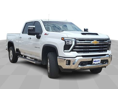 Used 2024 Chevrolet Silverado 2500 LTZ w/ LTZ Convenience Package AWD/4WD image 2
