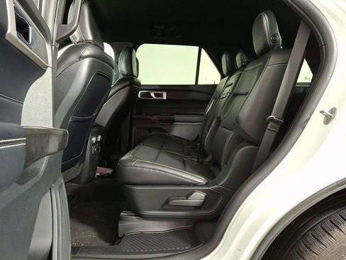 Used 2020 Ford Explorer XLT w/ Equipment Group 202A AWD/4WD image 13
