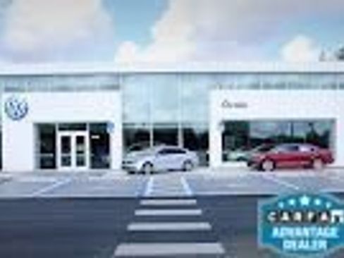 Used 2025 Toyota Camry SE image 3