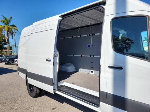 Used 2024 Mercedes-Benz Sprinter 3500 w/ Parking Package image 14