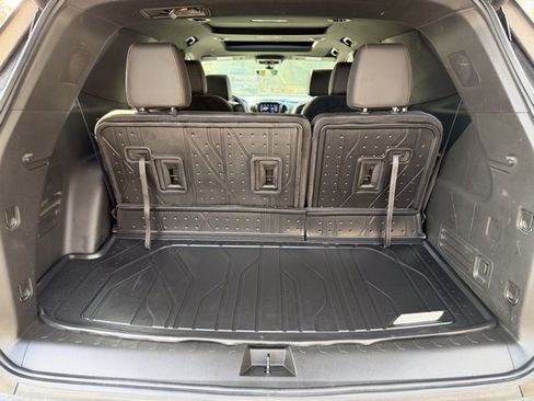 Used 2022 Chevrolet Traverse RS w/ LPO, Floor Liner Package image 31