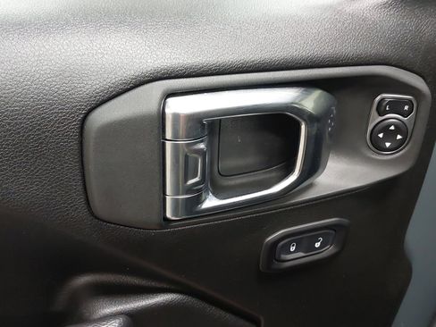 Used 2025 Jeep Gladiator Sport AWD/4WD image 25