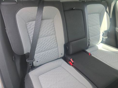 Used 2019 Chevrolet Equinox LS FWD image 18