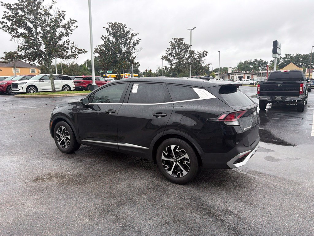 Used 2024 Kia Sportage EX FWD image 3
