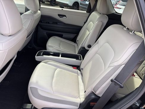 Used 2022 Nissan Pathfinder SL w/ SL Premium Package image 14