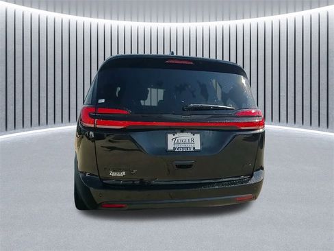 New 2026 Chrysler Pacifica Select w/ S Appearance Package image 13