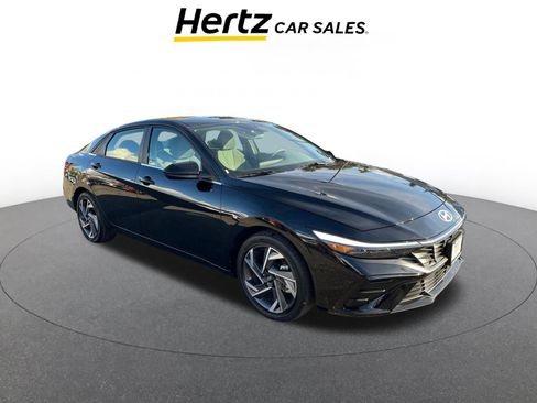 Used 2025 Hyundai Elantra SEL image 1