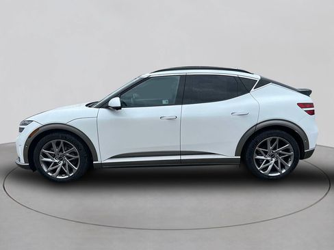 Used 2024 Genesis GV60 Advanced image 8