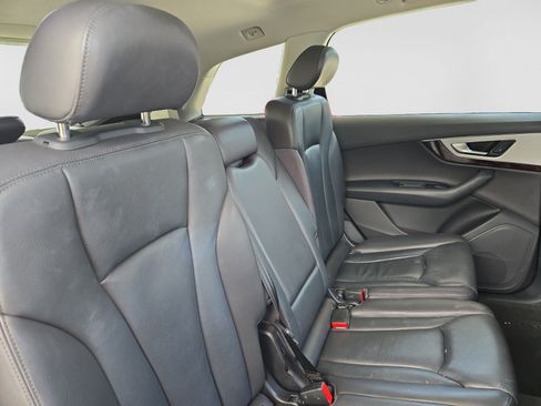 Used 2018 Audi Q7 2.0T Premium AWD/4WD image 17